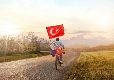 Turkcell’in 29 Ekim Cumhuriyet Bayramı’na yönelik hazırladığı reklam filmi sosyal medyada izlenme rekoru kırdı